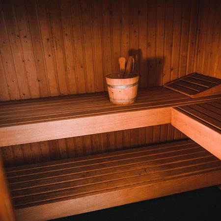 Luxe Vakantiehuis In Het Bos Met Jacuzzi En Sauna 룬터렌 외부 사진