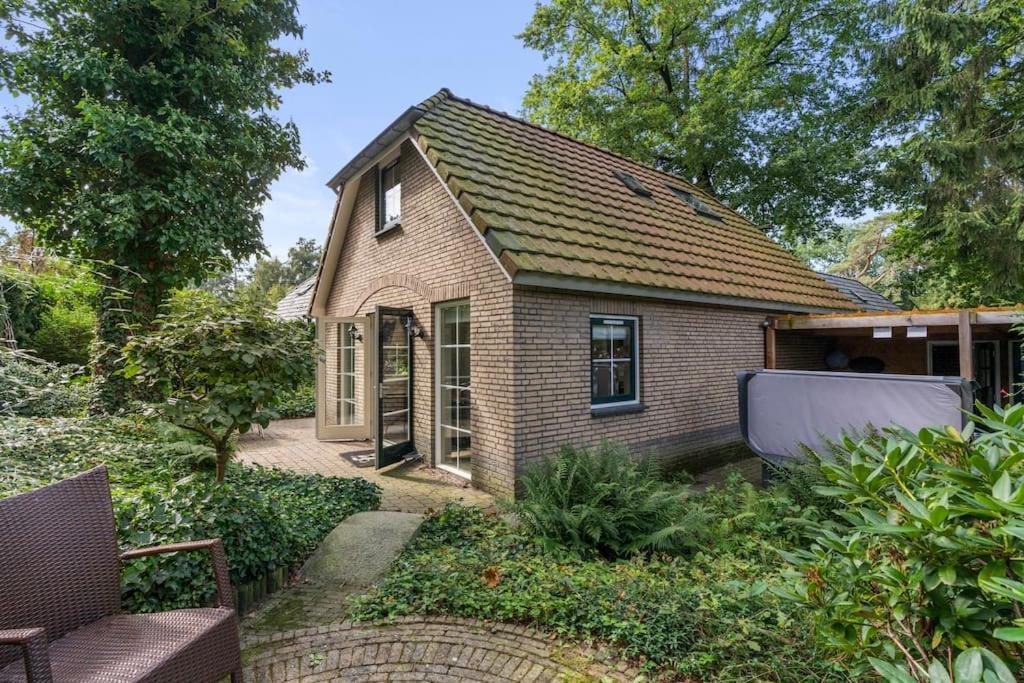 Luxe Vakantiehuis In Het Bos Met Jacuzzi En Sauna 룬터렌 외부 사진