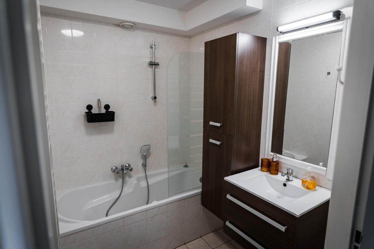 Luxe Vakantiehuis In Het Bos Met Jacuzzi En Sauna 룬터렌 외부 사진